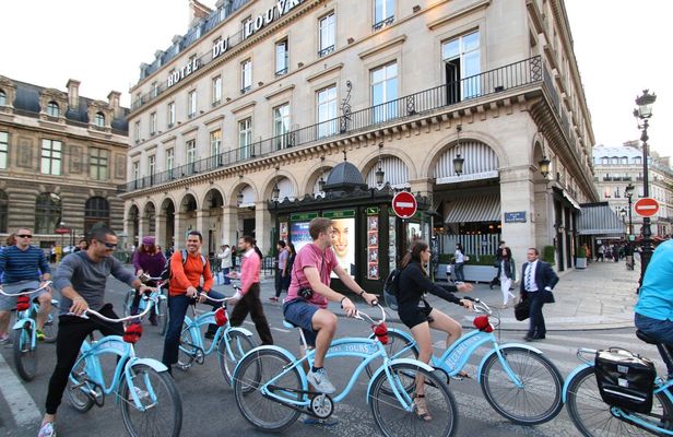 Evening bike tour of Paris and Seine cruise