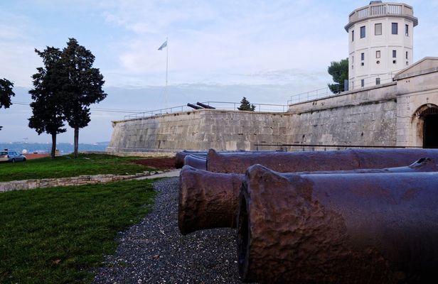 Pula walking tour: past and present