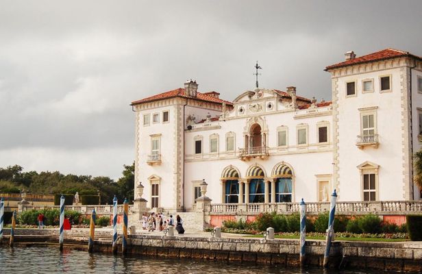 Vizcaya Museum and Gardens with transportation