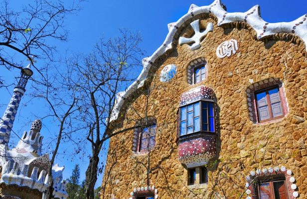 Park Güell and the Sagrada Familia morning guided tour