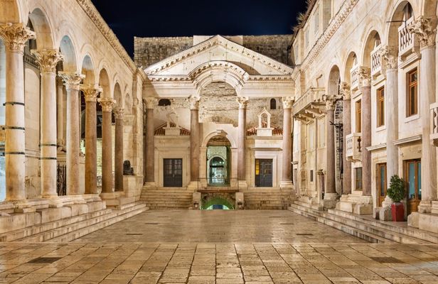 Split: Diocletian's Palace walking tour