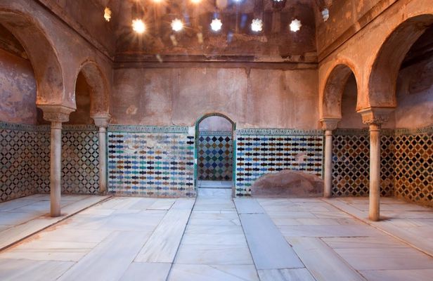Alhambra guided tour with Arabian baths tickets