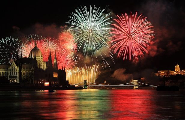 Dinner cruise on the Danube River with fireworks