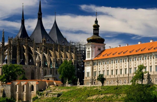 Kutná Hora city tour from Prague with Admissions
