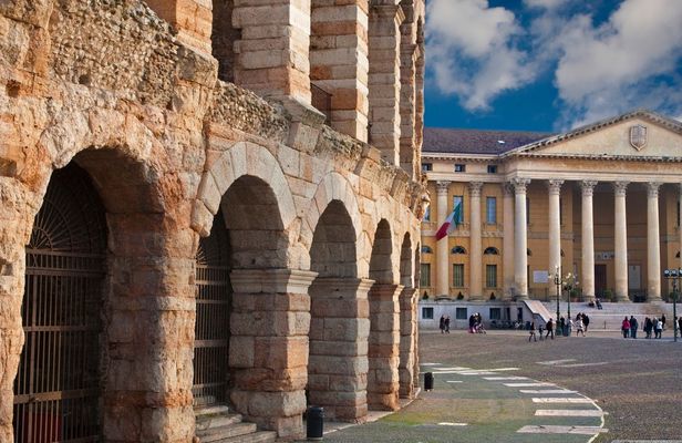 Verona hop-on hop-off bus 24 or 48-hour tickets