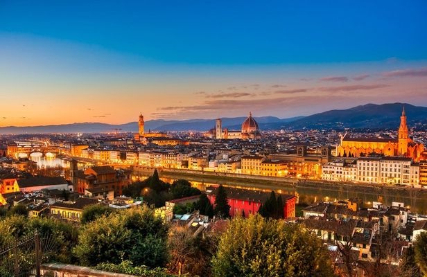 E-bike night tour of Florence with stunning view from Piazzale Michelangelo