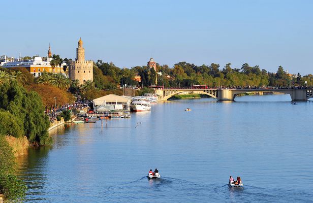 Seville kayaking tour on the Guadalquivir river
