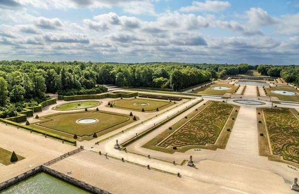 Audioguided visit of Fontainebleau and Vaux le Vicomte