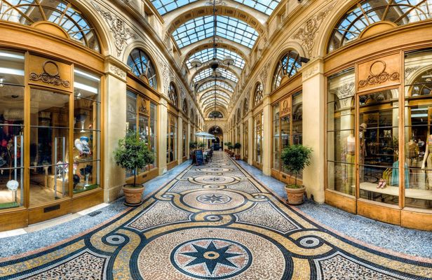 Private walking tour of covered passages