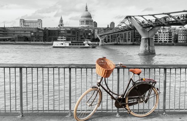River Thames bike tour