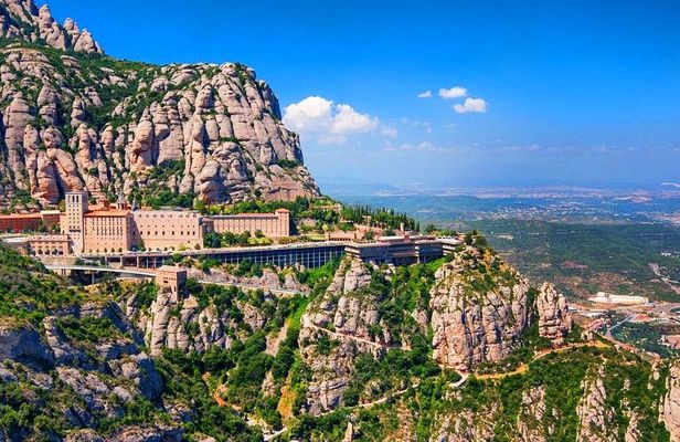Montserrat and Penedès tour from Barcelona