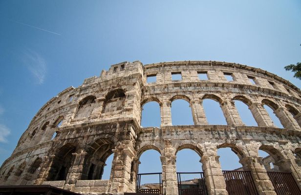 Colosseum walking tour with Roman Forum and Palatine Hill