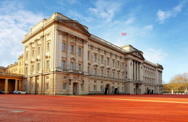 Premium tour of Windsor Castle and Buckingham Palace