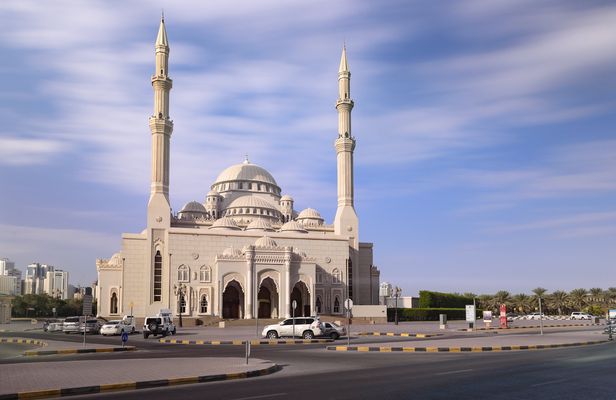 Sharjah Pearl of the Gulf city tour from Dubai