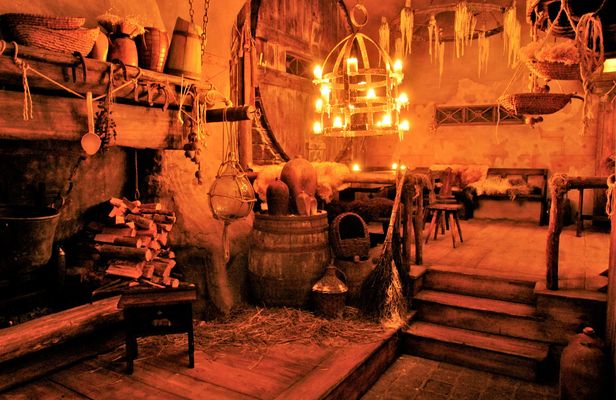 Prague medieval dinner with unlimited drinks