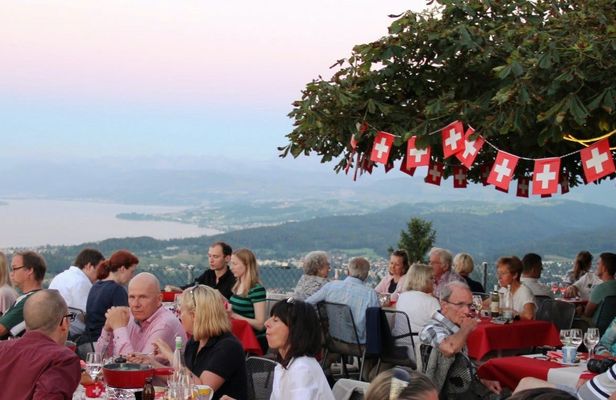 Zurich sunset tour with cheese fondue