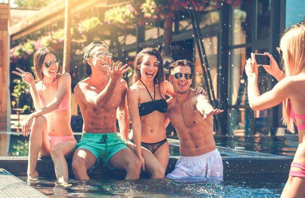 VIP Vegas day club crawl