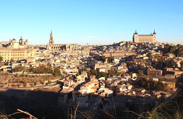 Toledo guided tour from Madrid with visit of a local winery