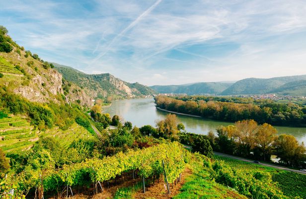 Wachau Valley day trip with river cruise on the Danube