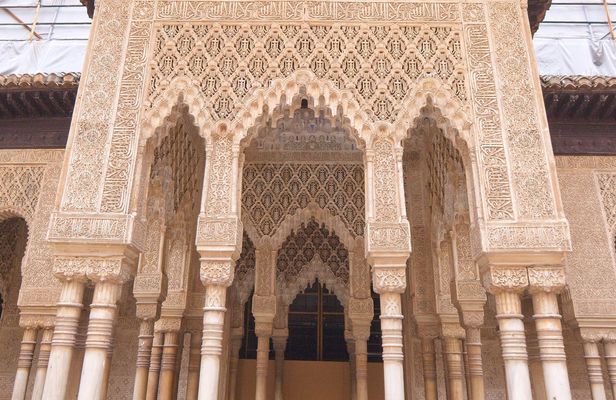 Alhambra, Generalife and Nasrid palaces skip-the-line guided tour