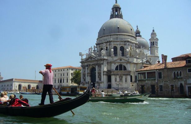 Private guided gondola ride on Venice's Grand Canal