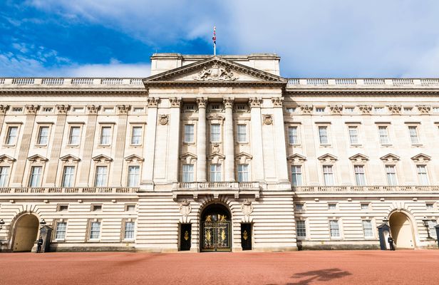 Buckingham Palace tickets with royal walking tour