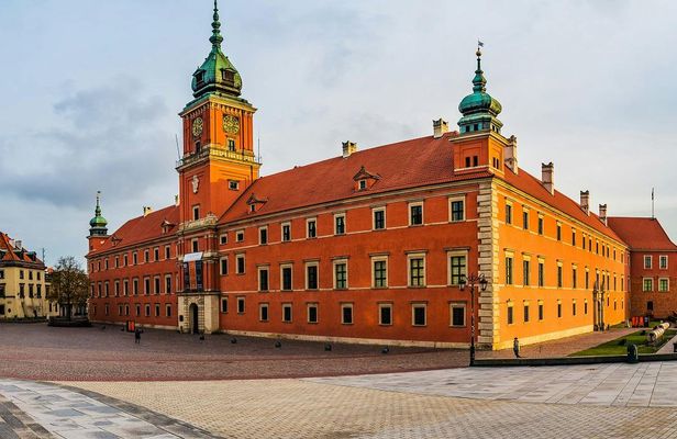 Warsaw in a nutshell private walking tour