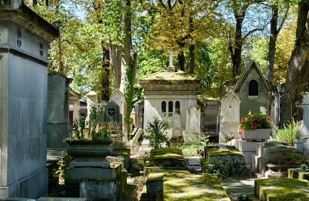 Père Lachaise Cemetery 2-hour private walking tour