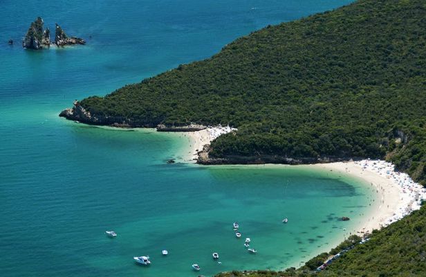 Arrábida Natural Park yacht tour from Lisbon