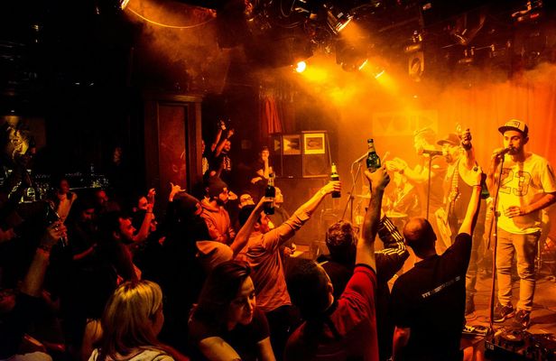 Nightlife tour in the Kapana district in Plovdiv