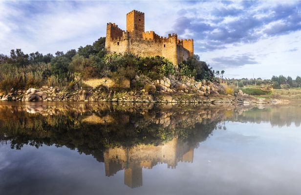 Knights Templar private tour from Lisbon: Tomar, Almourol and Dornes