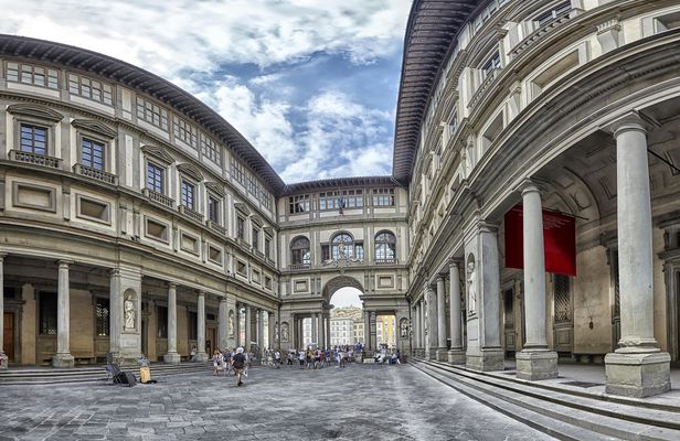 Guided visit and skip-the-line tickets to the Uffizi Gallery