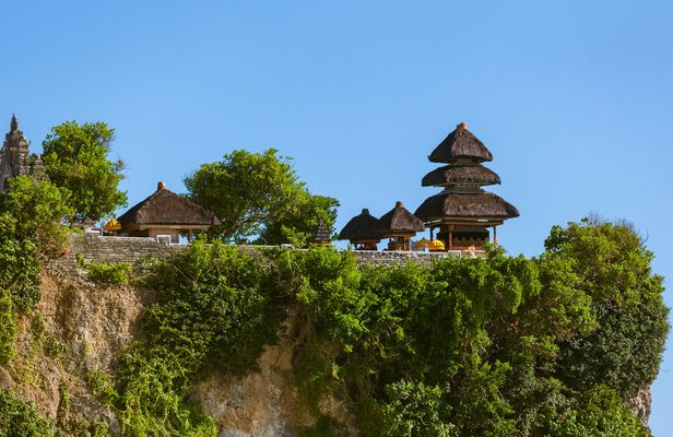 Sunset at Uluwatu Temple with spa option