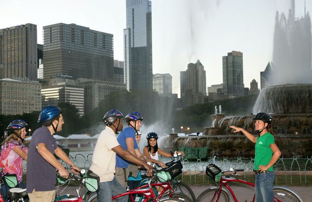 Ultimate city bike tour in Chicago