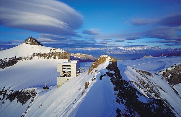 Glacier 3000 bus day trip from Montreux