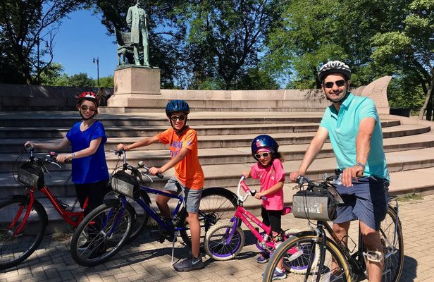 Family bike tour in Chicago