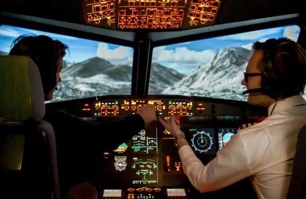60-minute flight in Airbus A320 flight simulator Essen-Mülheim