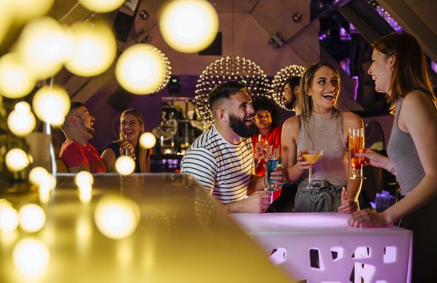 Party tour Barcelona bar crawl