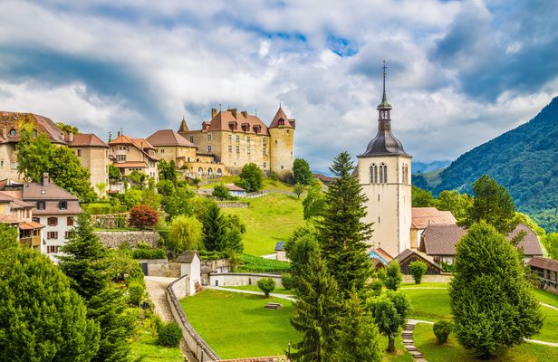 Full-day winter tour to Gruyères from Geneva by bus