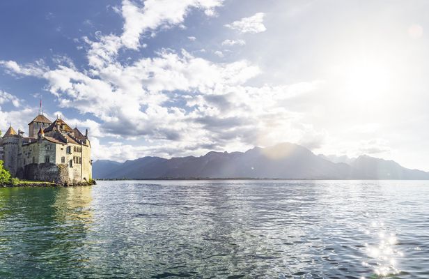 Chaplin, Montreux and Chillon castle winter tour