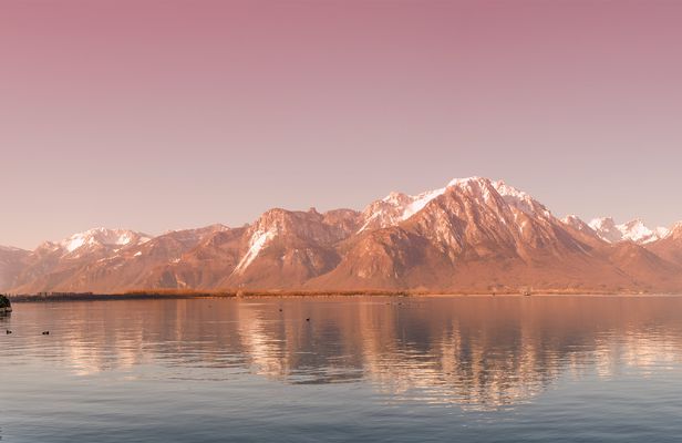 Winter tour to Chaplin, Montreux and Chillon Castle from Lausanne by bus