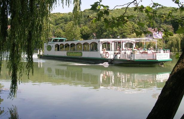 Marne river loop day cruise with lunch on board