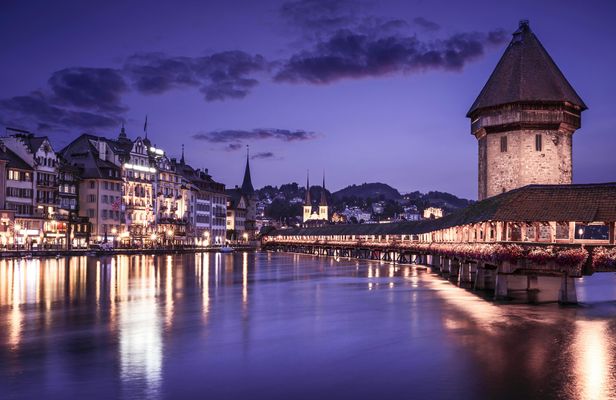 1.5-hour Nightwatchman walk in Medieval Lucerne