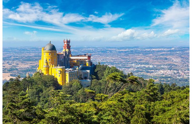 Small Group Tour through Sintra, Cabo da Roca and Cascais from Cascais