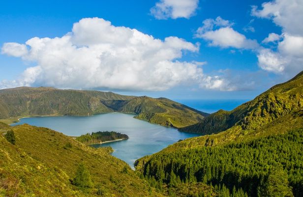 Half-day jeep tour to Lagoa do Fogo