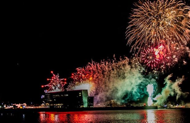 New Year's firework cruise in Reykjavík