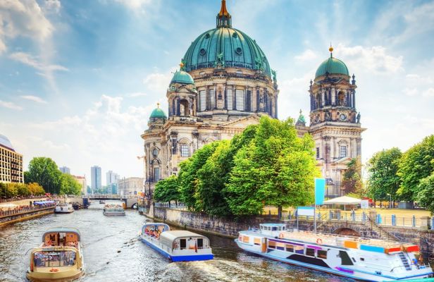 Berlin private walking tour