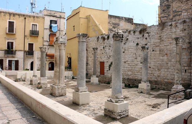 Archaeological tour of Bari