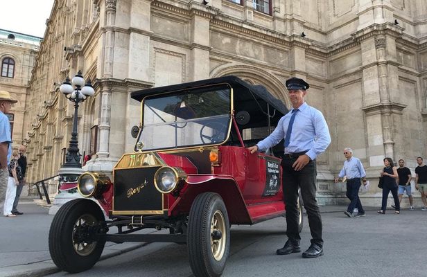 Vienna 45-minutes electric vintage car sightseeing tour