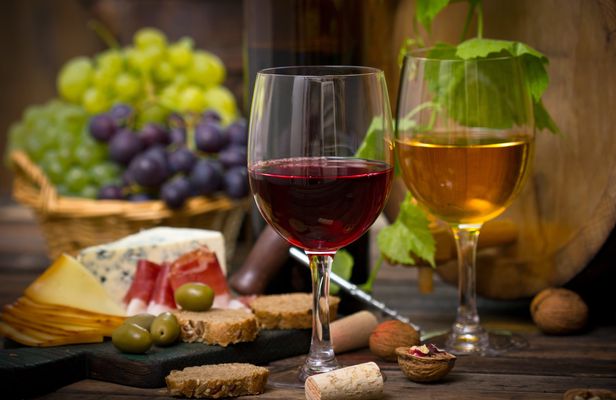 Food and wine tasting in a Roman cellar